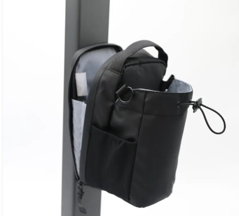 Large Capacity Magnetic Fitness Kettle Bag.